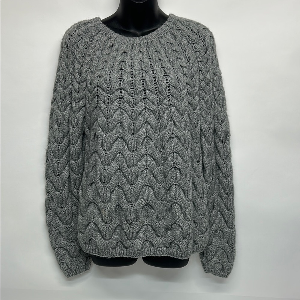 Gray Cable Knit women’s Sweater size small samsoe